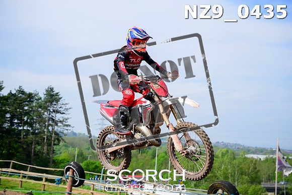 NZ9_0435
