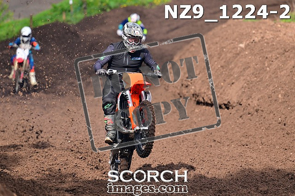 NZ9_1224-2
