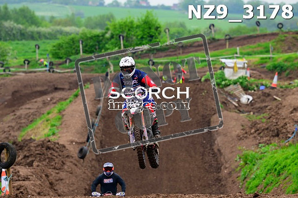NZ9_3178