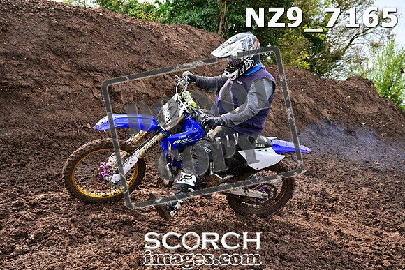 NZ9_7165