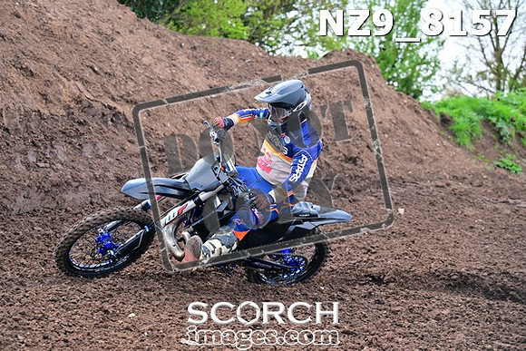 NZ9_8157