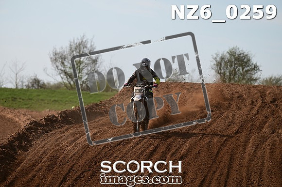 NZ6_0259