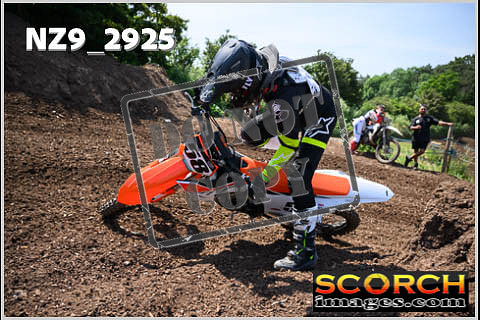 Apex Thur 15-Jun-127