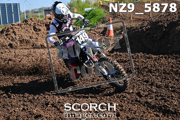 NZ9_5878