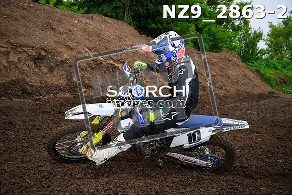 NZ9_2863-2