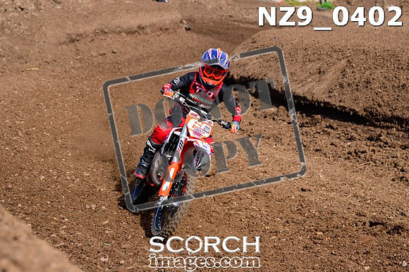NZ9_0402