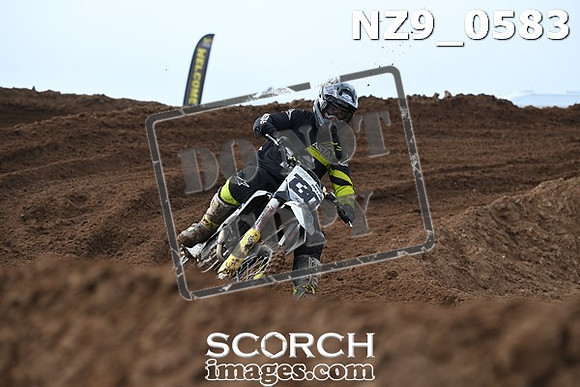 NZ9_0583