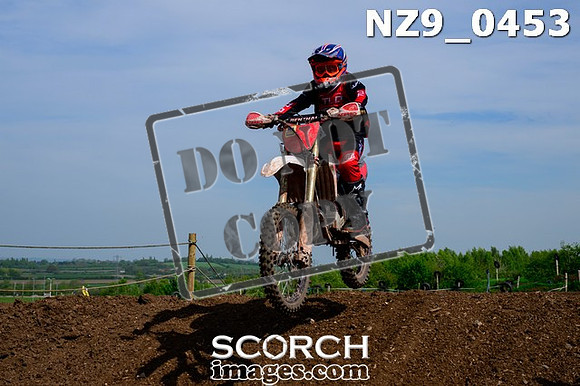 NZ9_0453