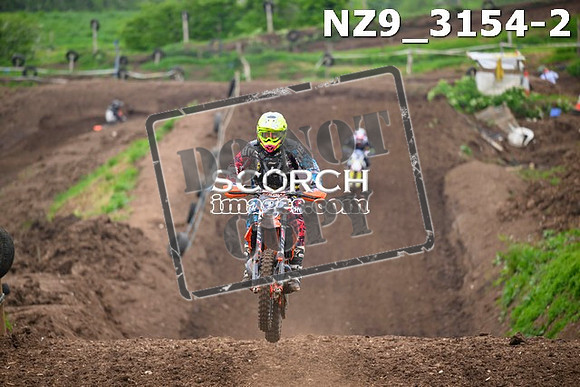 NZ9_3154-2