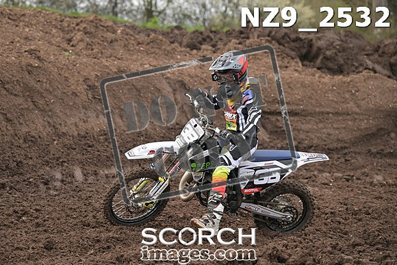 NZ9_2532