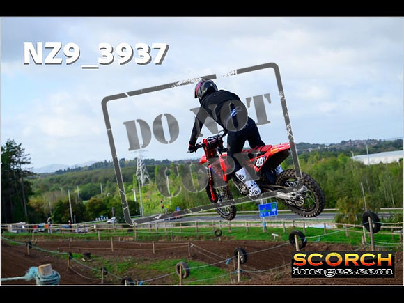 Experts-083