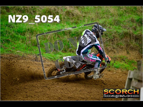 Experts-075