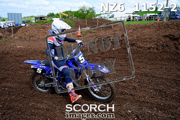 NZ6_1152-2