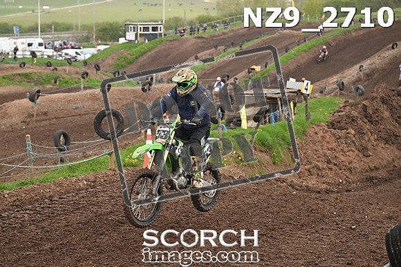NZ9_2710
