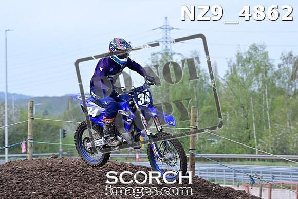 NZ9_4862