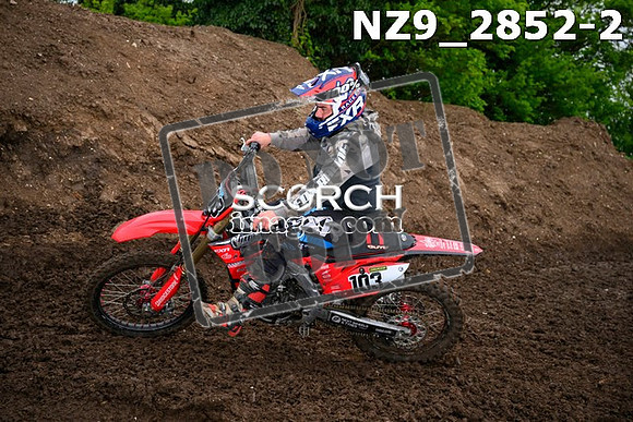 NZ9_2852-2