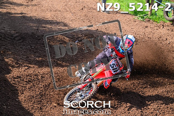 NZ9_5214-2