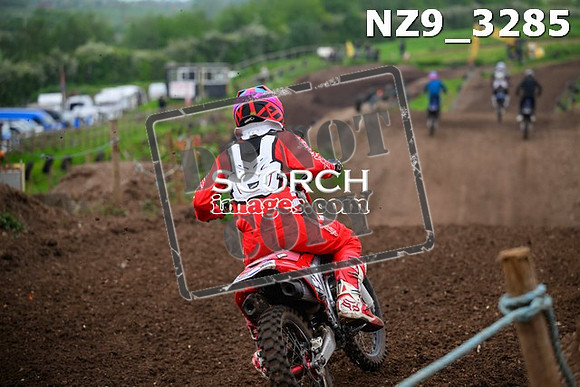 NZ9_3285
