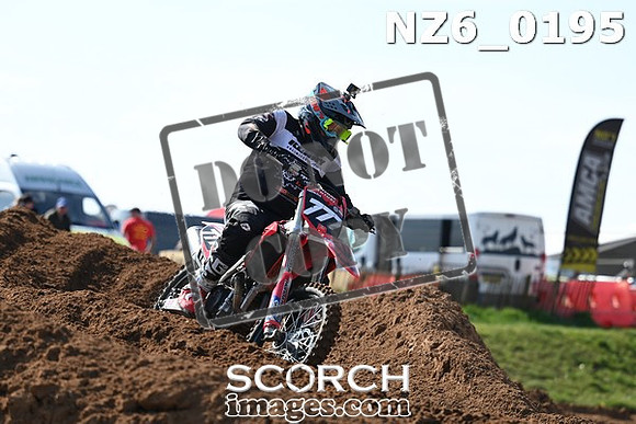 NZ6_0195