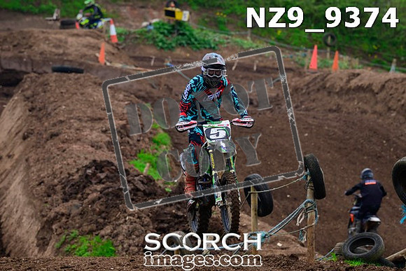NZ9_9374