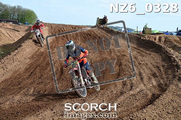 NZ6_0328