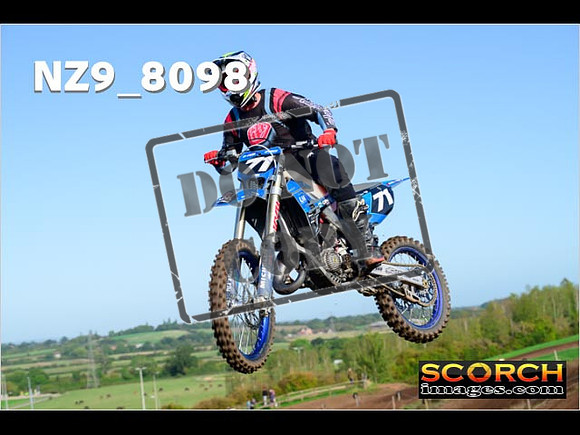 Experts-091