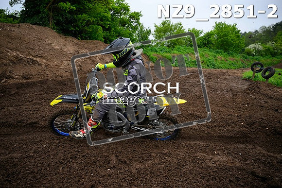 NZ9_2851-2