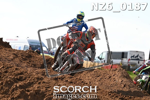 NZ6_0187