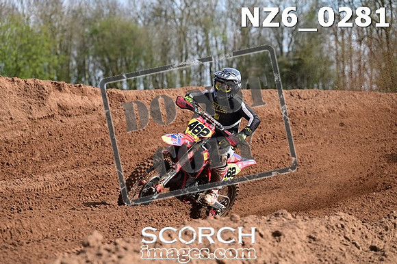 NZ6_0281