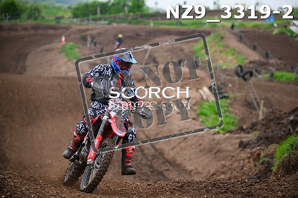 NZ9_3319-2