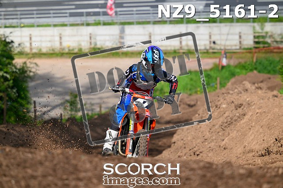 NZ9_5161-2