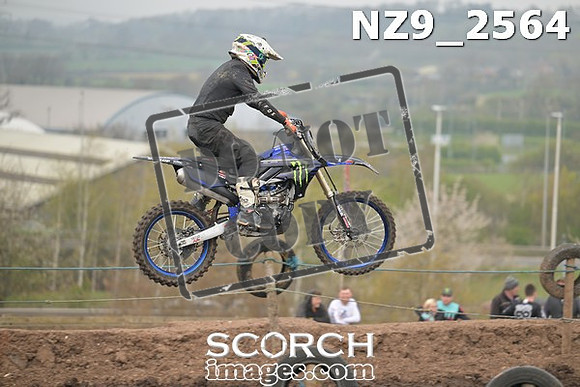 NZ9_2564