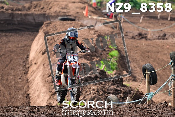 NZ9_8358
