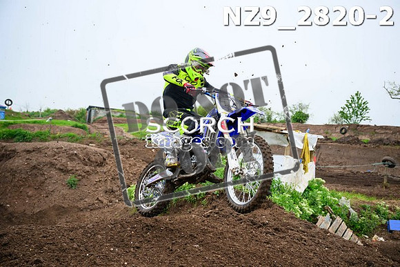 NZ9_2820-2