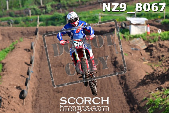 NZ9_8067
