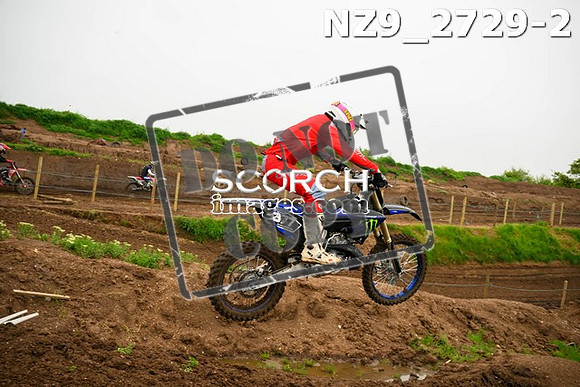 NZ9_2729-2