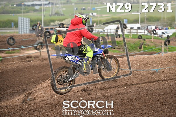 NZ9_2731
