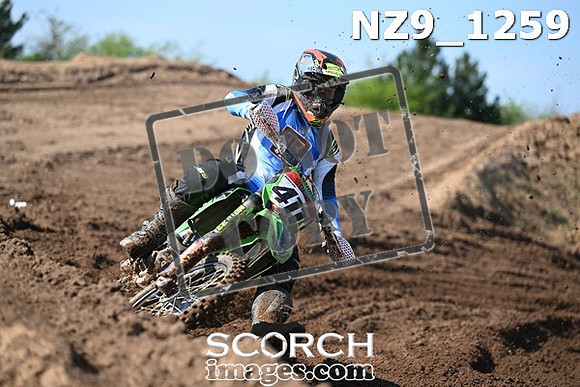 NZ9_1259
