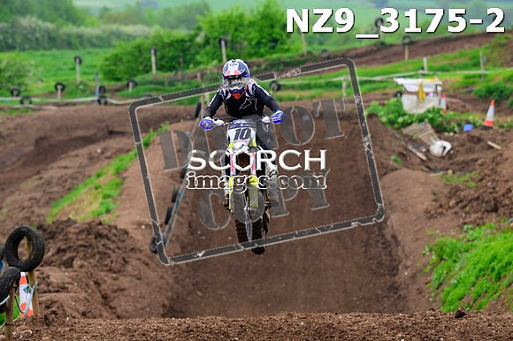 NZ9_3175-2