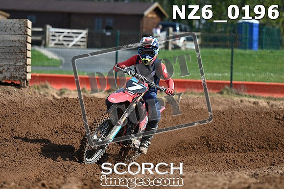 NZ6_0196