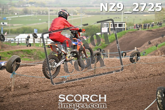 NZ9_2725