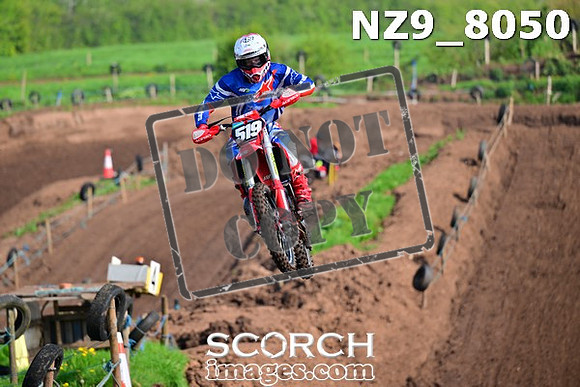 NZ9_8050
