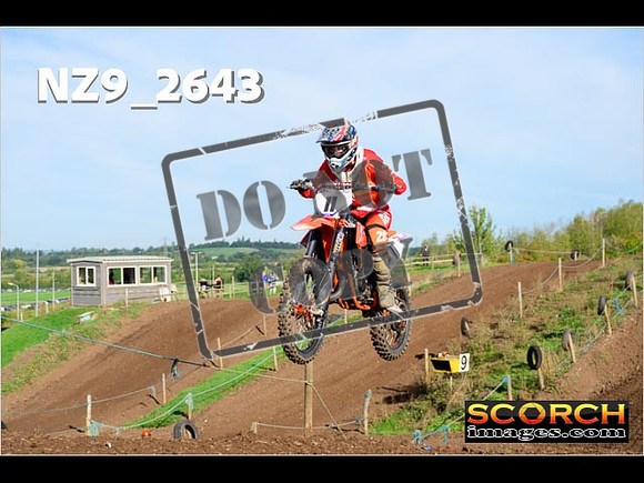 Experts-094