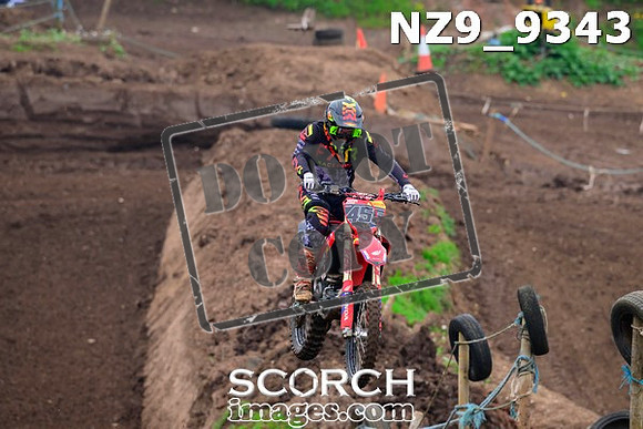 NZ9_9343