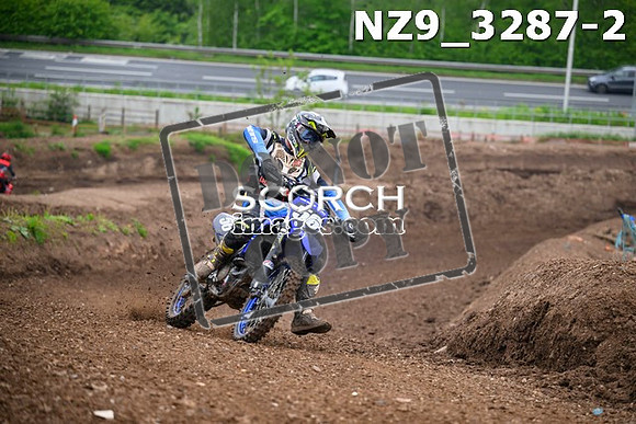 NZ9_3287-2