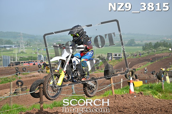 NZ9_3815