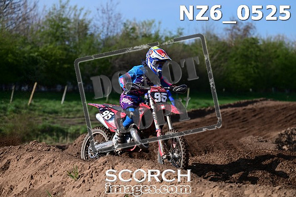 NZ6_0525