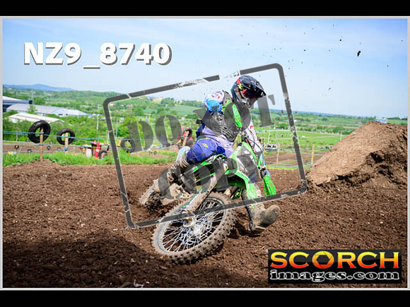 Experts-082