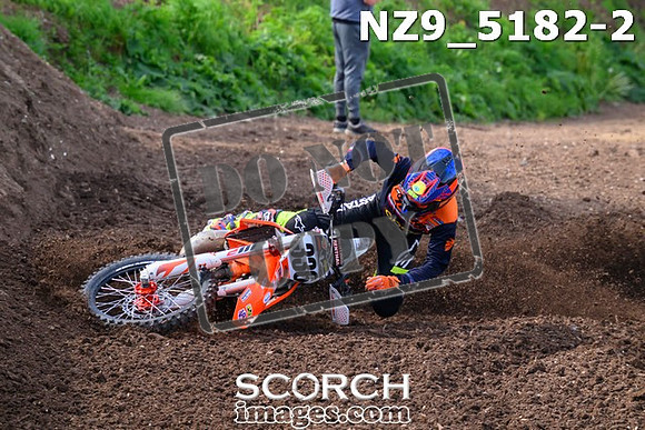NZ9_5182-2