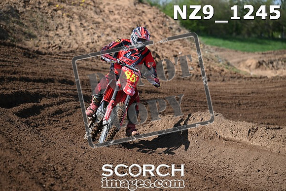 NZ9_1245